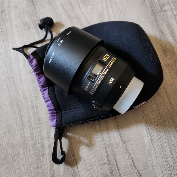 Nikon AF-S DX Micro NIKKOR 85mm F3.5G ED VR